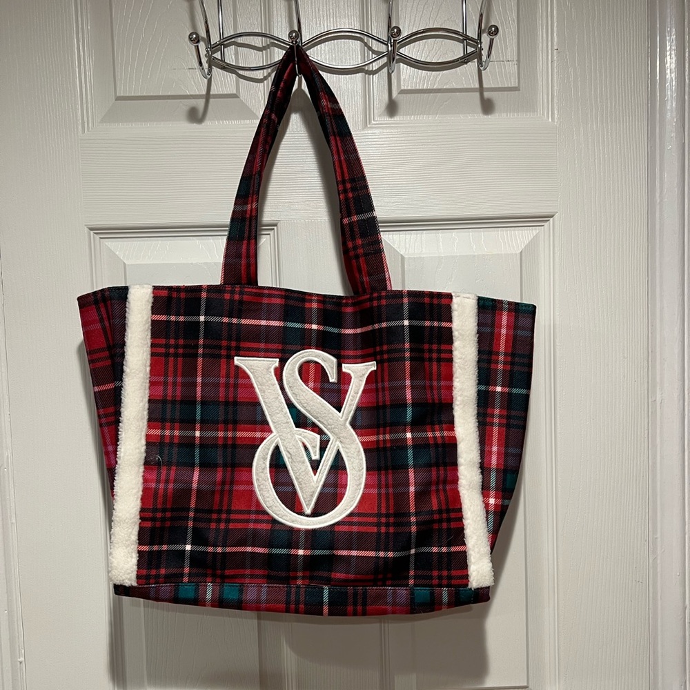 Victoria’s Secret bag never used